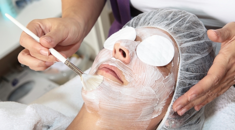 Bellezza e Salute: La Cura dei Capelli, degli Occhi e della Pelle